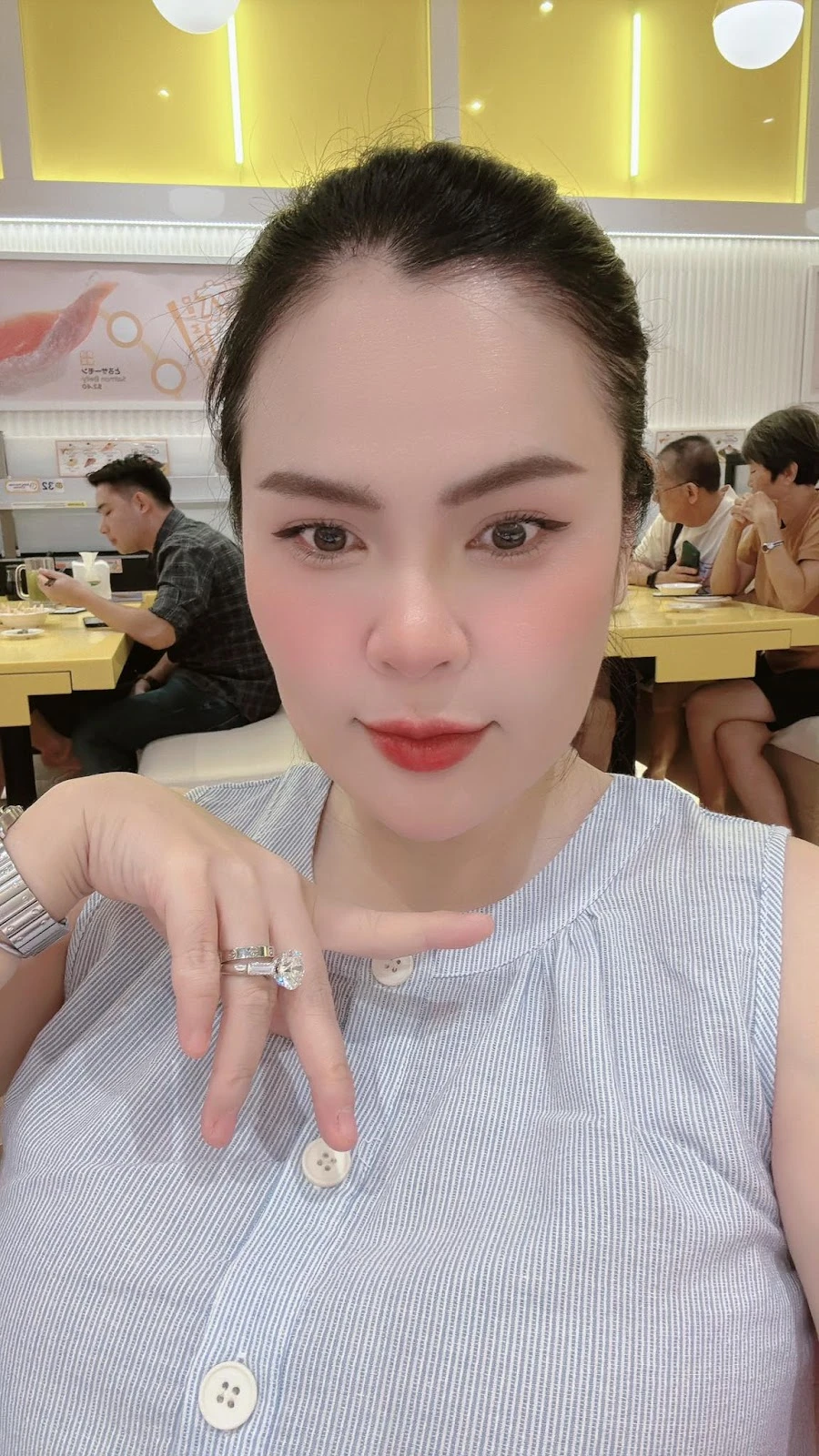 Chị Ni chốt kèo sao kê, Phương Lê không đến, mẹ nuôi Hồng Loan có động thái sốc - Hình 1