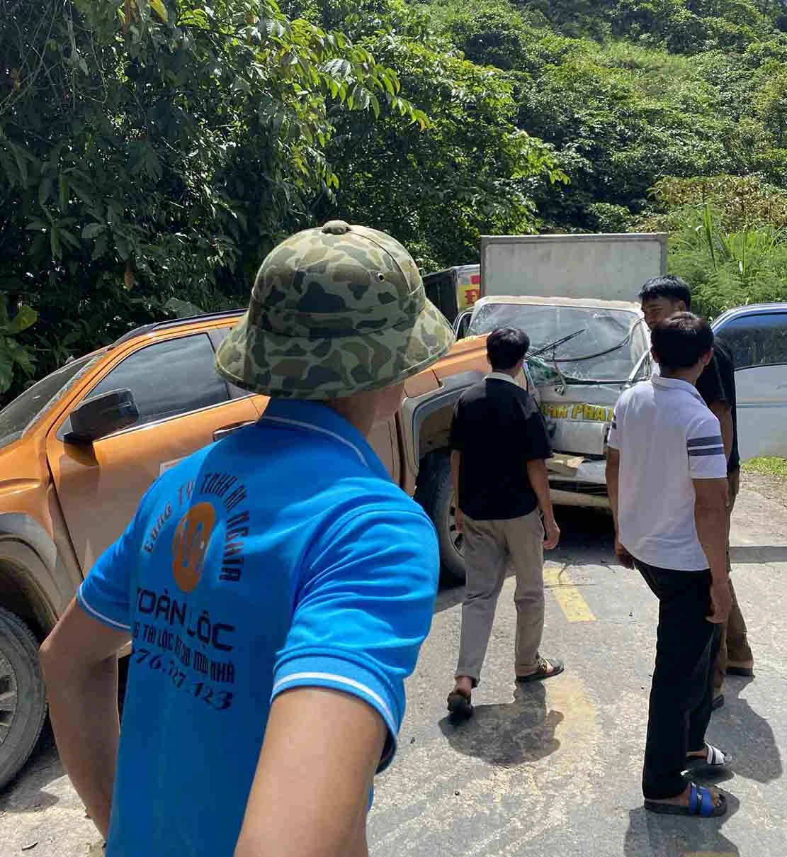 Đoàn xe cứu trợ vùng lũ gặp tai nạn liên hoàn 1 người bị thương, nguyên nhân sốc - Hình 5