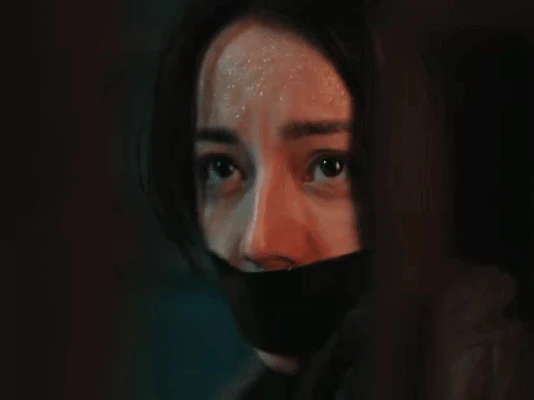 Phim mới chiếu 11 phút đã chiếm top 1 rating cả nước, nữ chính đẹp tới nỗi khiến cả showbiz phải cúi mình - Hình 3