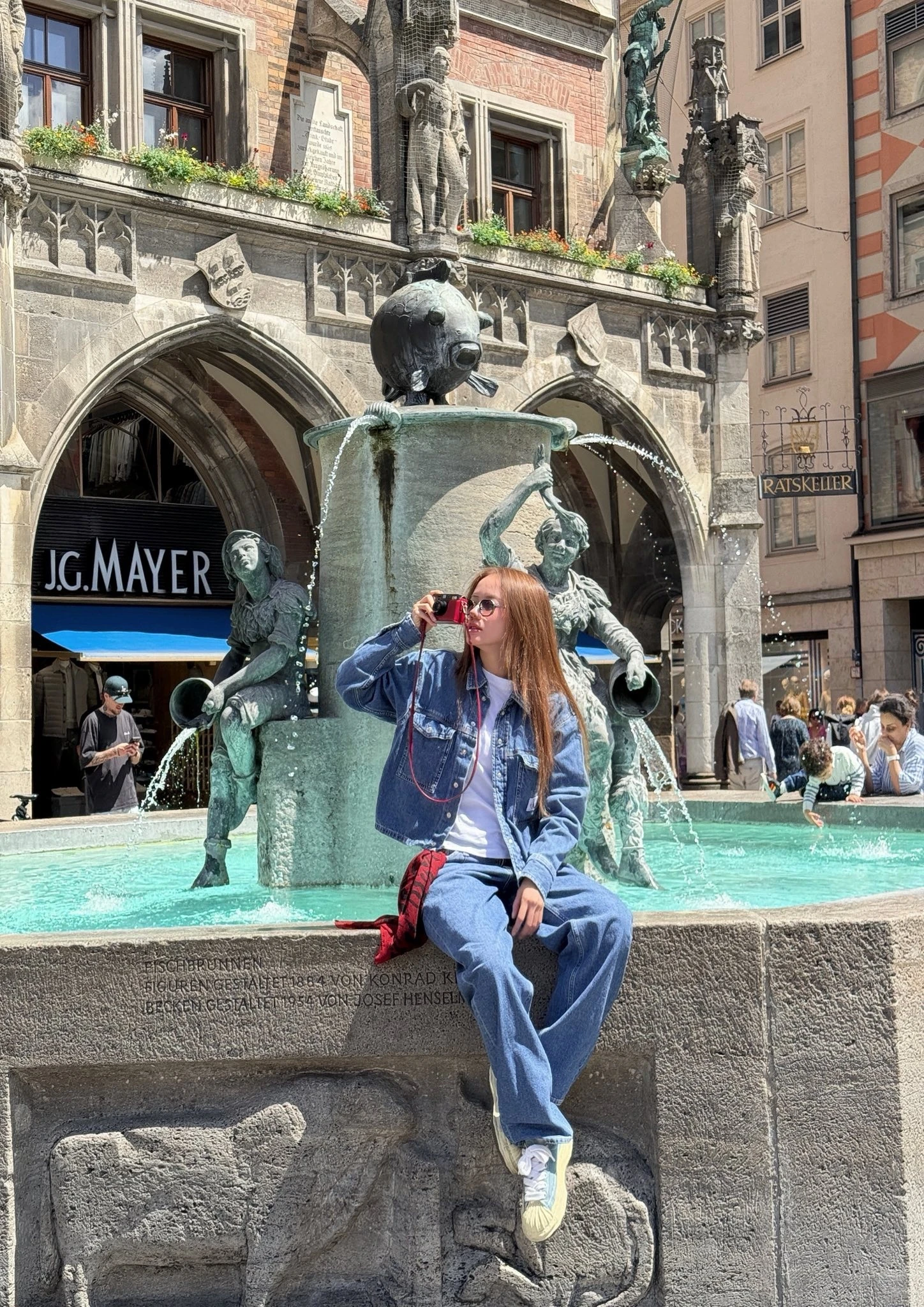 Phương Ly: Gợi cảm tuổi 35, tin đồn hẹn hò rapper kiêm bạn thân hơn 10 năm - Hình 8