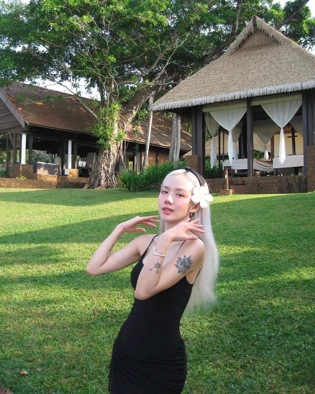 Phương Ly: Gợi cảm tuổi 35, tin đồn hẹn hò rapper kiêm bạn thân hơn 10 năm - Hình 13