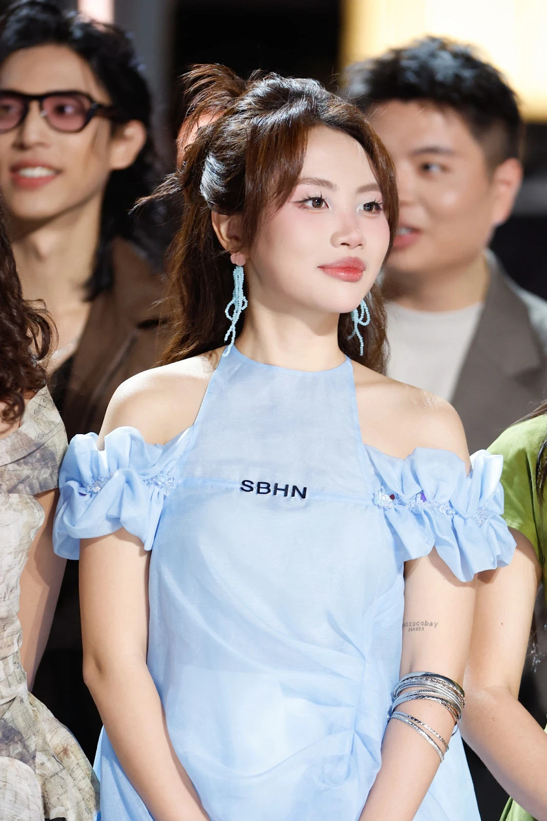 Phương Mỹ Chi bị réo so kè cát xê với Hồ Văn Cường, liệu trên cơ? - Hình 6