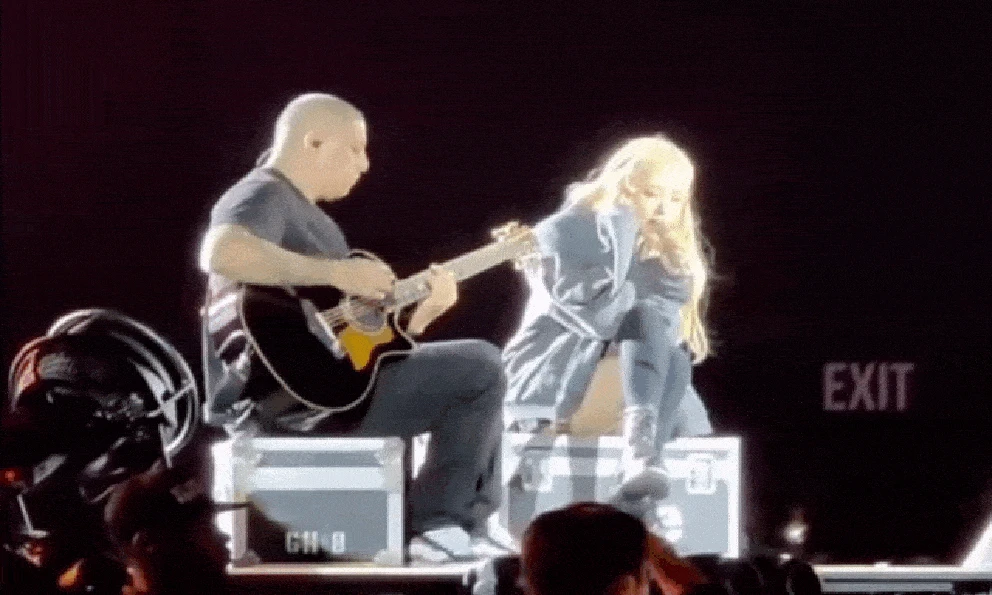Rosé (BLACKPINK) bị quấy rối kinh hoàng ngay giữa concert, hàng vạn fan lên tiếng phẫn nộ - Hình 5