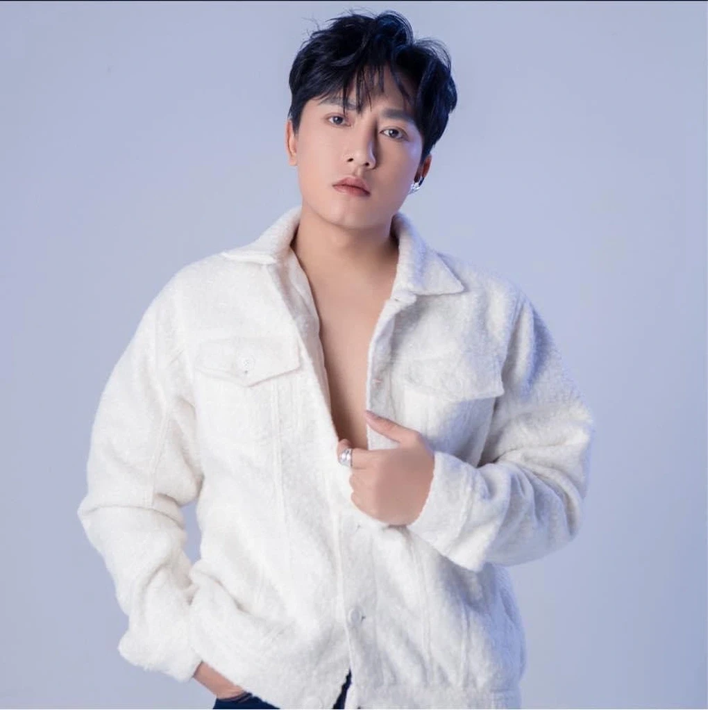 Châu Khải Phong từng là Hit maker, nghi phụ bạc vợ con, giờ là chồng Thanh Trúc - Hình 1