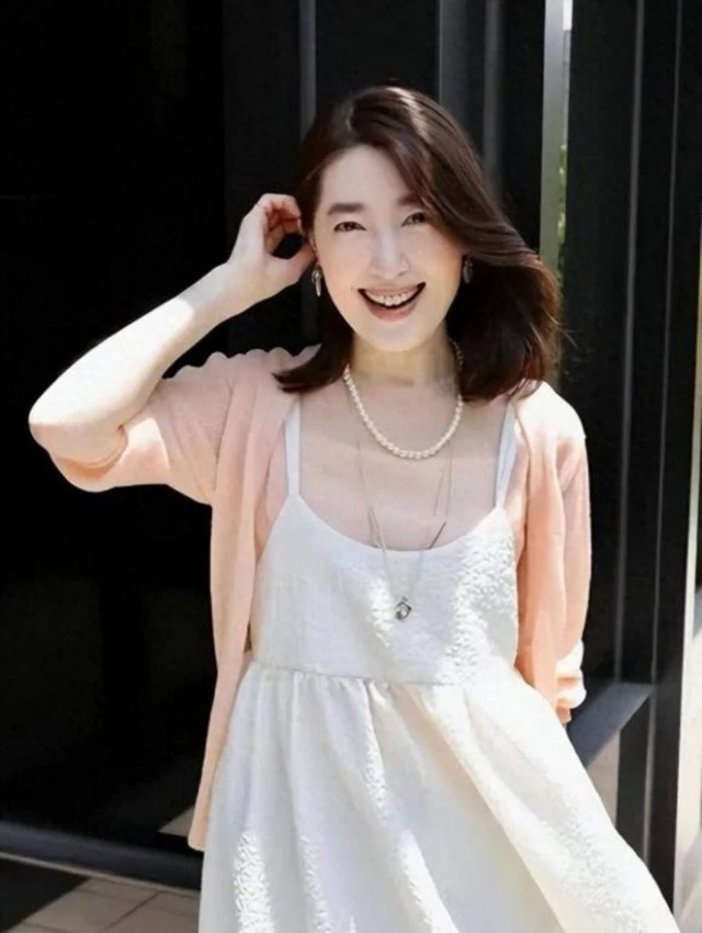 Nữ hoàng phim 18 từng làm cả Châu Á phát sốt với Tân Kim Bình Mai giờ rời sân khấu, làm bà chủ quán mì - Hình 5