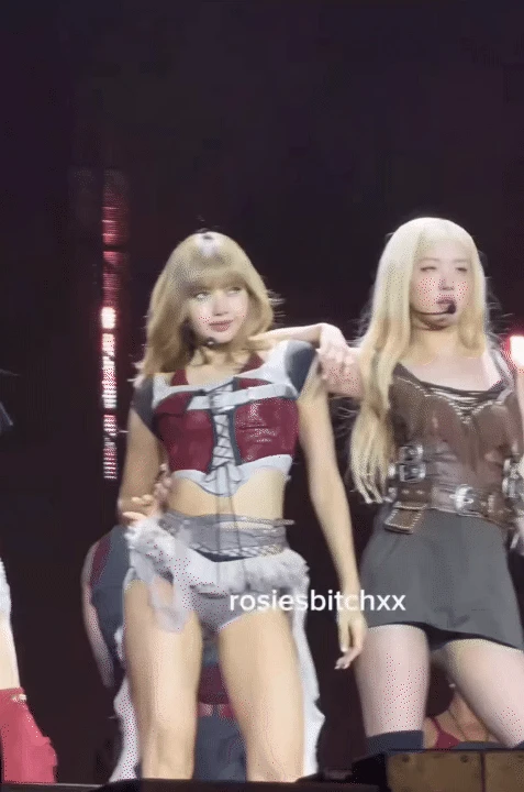 1,3 triệu lượt xem Jennie im ỉm rời sân khấu, netizen chê đi xem concert phí tiền - Hình 4