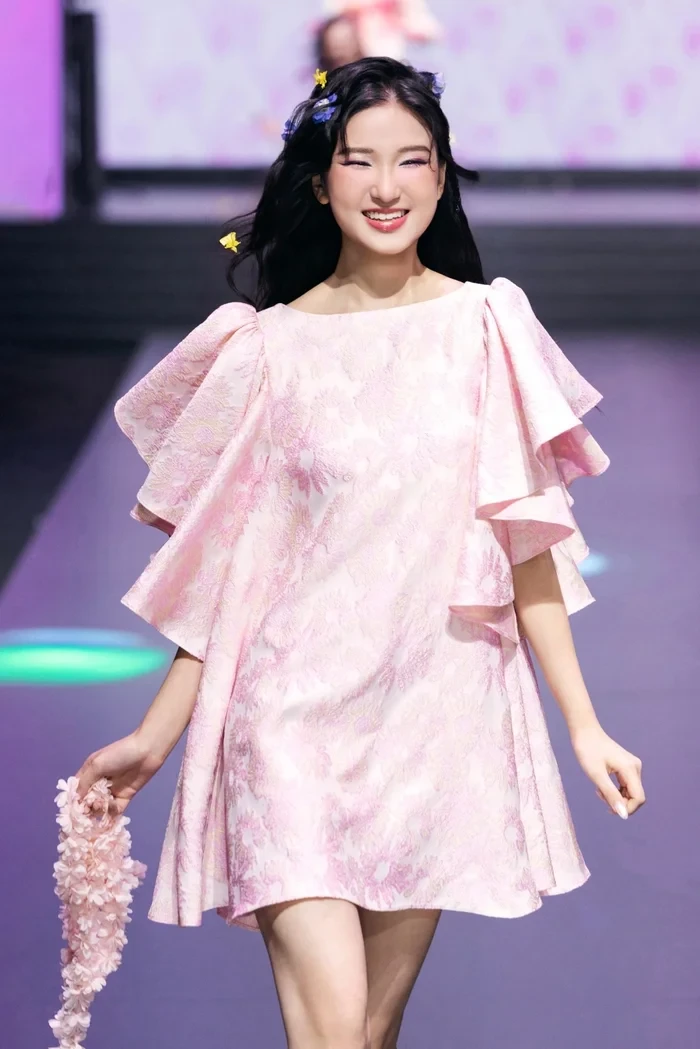 Nàng Mơ lọt Top 15 Vietnams Next Top Model, bị chê, Thanh Hằng biểu cảm sốc - Hình 7