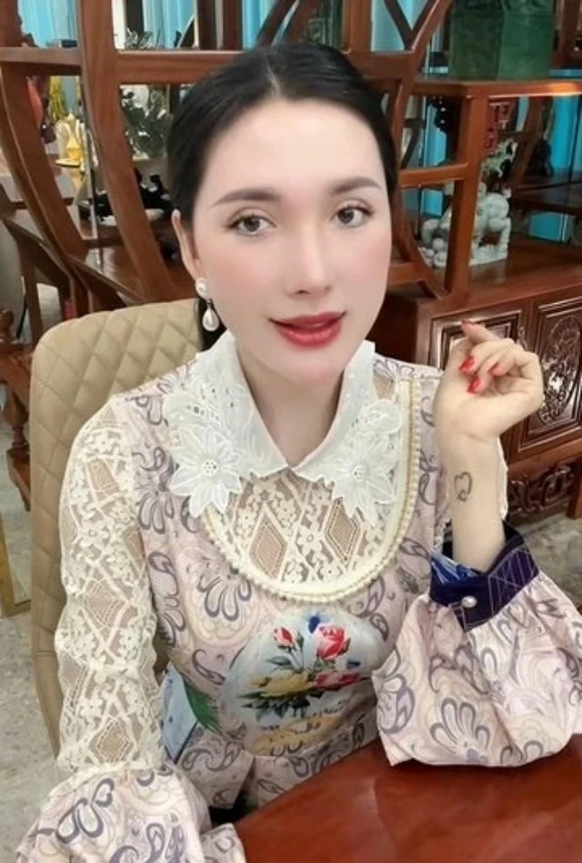 Ngân Collagen pha-ke thư LV, dân mạng bóc đống lỗi, so với Tóc Tiên lòi chiêu! - Hình 6