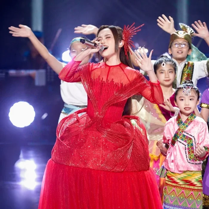 Phương Mỹ Chi rớt top 1 Sing!Asia, vẫn còn nắm 1 món hời bí mật khi về nước? - Hình 6