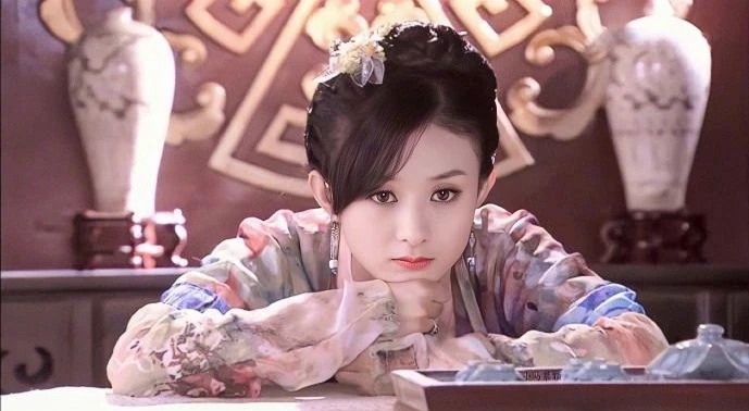 Triệu Lệ Dĩnh xuề xòa tại quán cafe, lộ điểm sốc gây bàn tán xôn xao trên Douyin - Hình 5