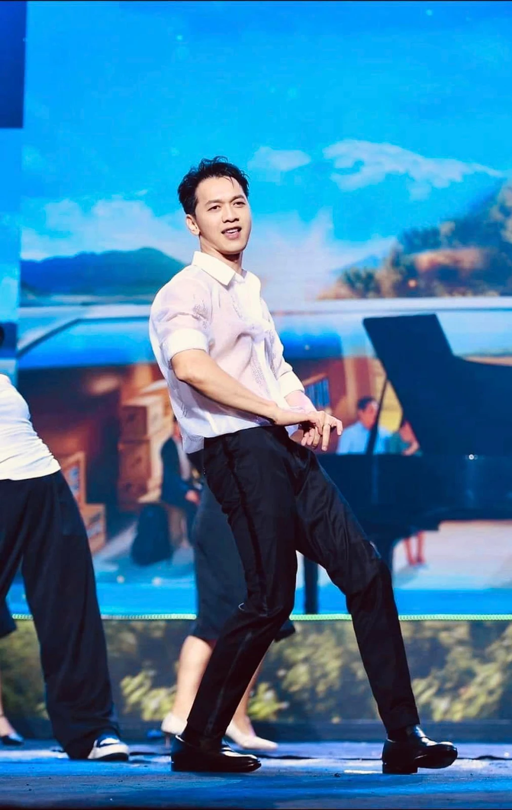 Chủ tịch ACB khoe ảnh body siêu thực, anh chồng Đỗ Mỹ Linh liền rủ rê - Hình 6