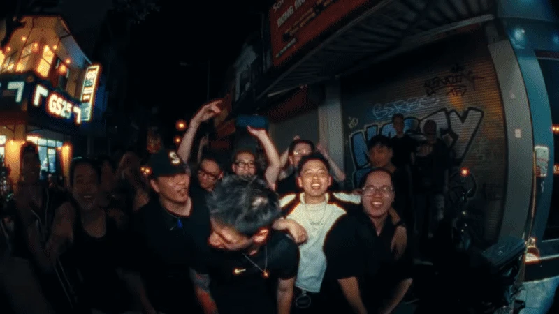 Đã có MV nhạc Việt đầu tiên leo Top YouTube toàn cầu sau khi bỏ Trending, view tăng vù vù càng nghe càng cuốn! - Hình 1