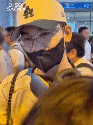 Dàn Anh Trai Say Hi về Việt Nam vào tối muộn: Isaac xuất hiện như tổng tài, Trí Son ghi điểm vì câu nói này! - Hình 8