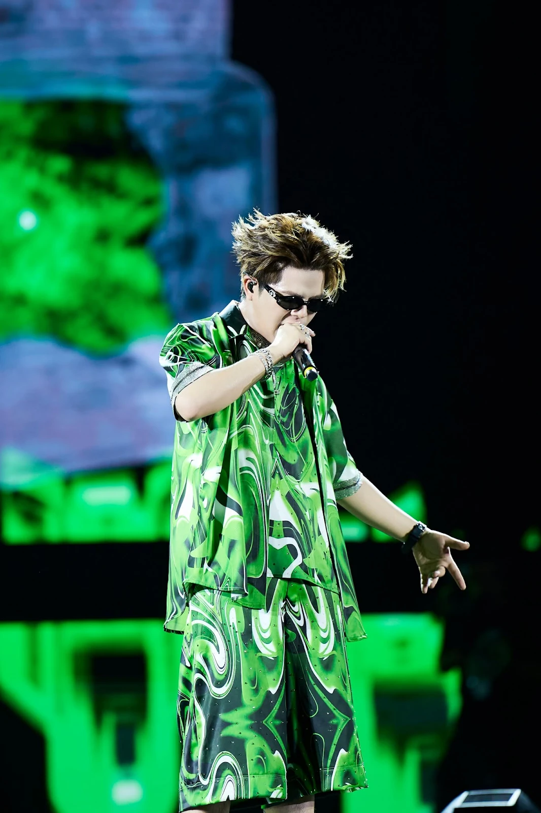 Rhyder bị fan cuồng túm tóc, hỗn loạn sự kiện, rộ tin sẽ lỡ hẹn Concert ở Mỹ? - Hình 3