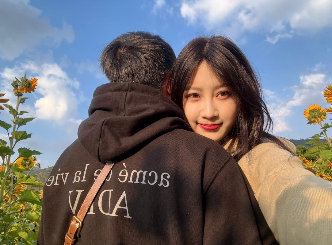 Streamer Nắng: Cô gái 2 lần mắc ung thư, được bạn trai 7 năm chốt đơn ở tuổi 27 - Hình 9