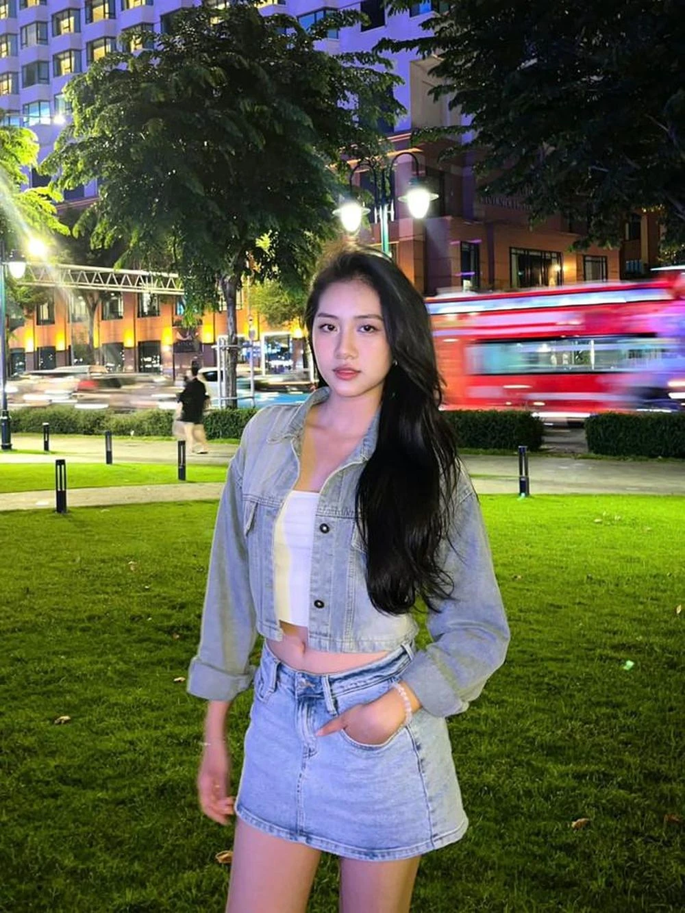 Tân Hoa hậu Việt Nam che giấu bạn trai hậu đăng quang, fan chê thua xa Ý Nhi - Hình 8