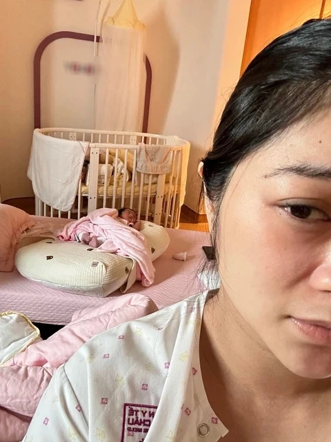 Thanh Trúc khóc hết nước mắt sinh con cho Châu Khải Phong, nghi bị chồng bỏ bê? - Hình 2