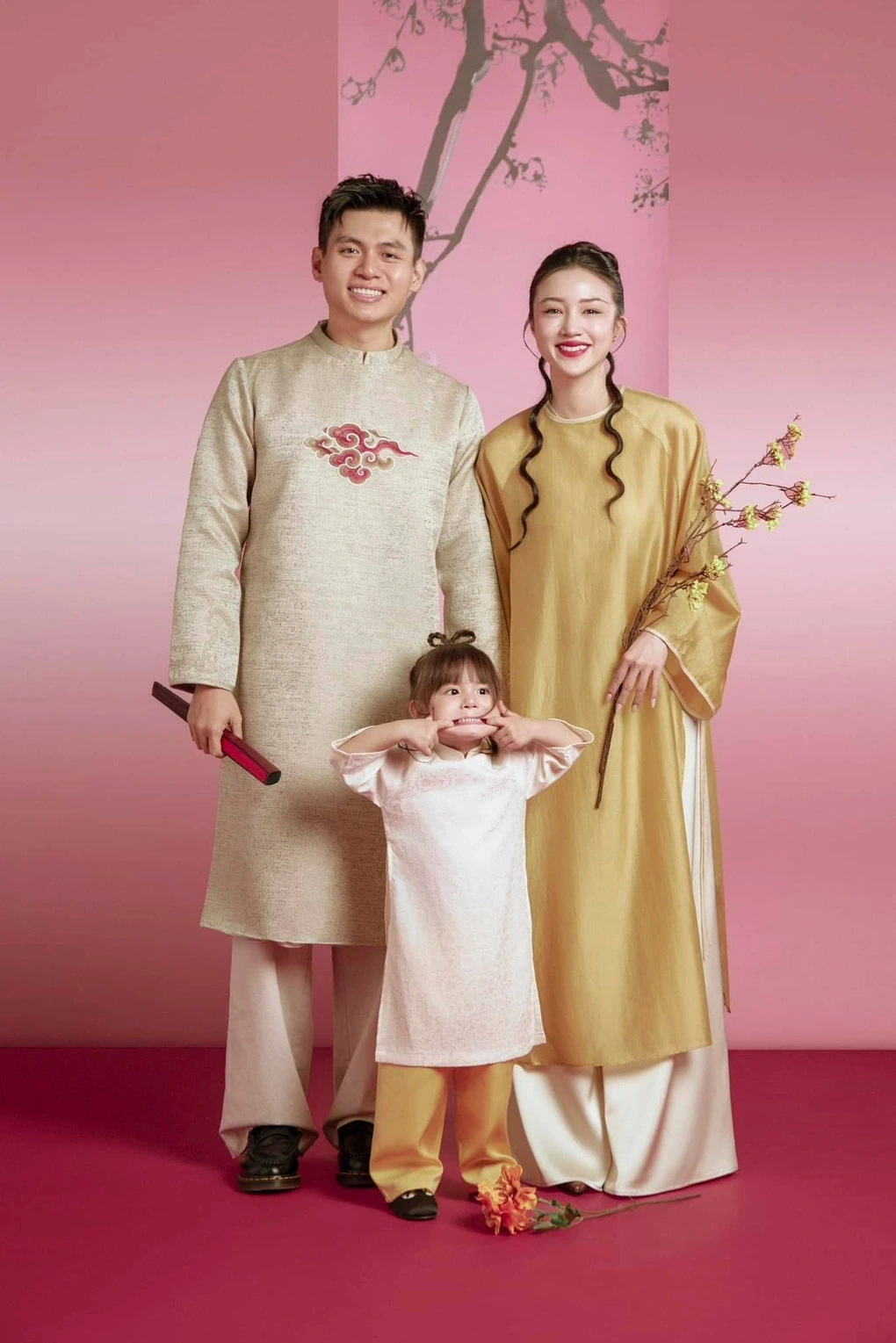 Bé Pam sắp làm chị hai? Salim lộ dấu hiệu mang thai lần 2 gây xôn xao MXH - Hình 4