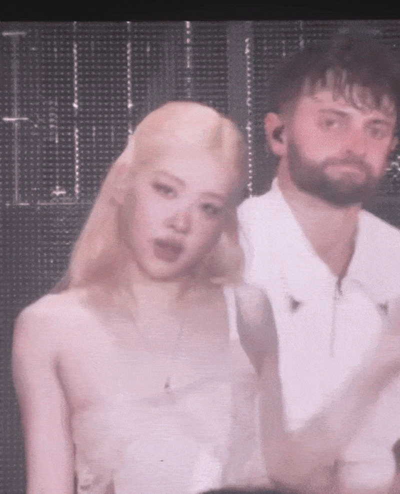 BLACKPINK điên rồ sau 3 năm vắng bóng: Jennie - Lisa sexy táo tợn, khoảnh khắc chị chị em em làm fan bé liên gào thét! - Hình 14