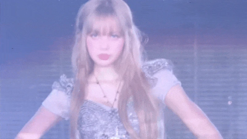 BLACKPINK điên rồ sau 3 năm vắng bóng: Jennie - Lisa sexy táo tợn, khoảnh khắc chị chị em em làm fan bé liên gào thét! - Hình 8