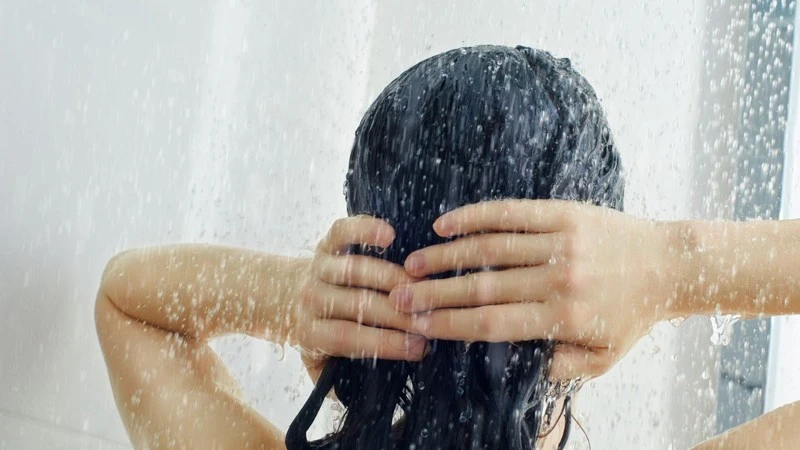 Những điều cần tránh khi tắm vào mùa hè để bảo vệ sức khỏe - Hình 1