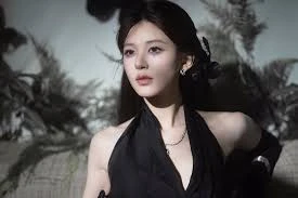 Triệu Lộ Tư tín hiệu cầu cứu công khai khủng hoảng lớn nhất sự nghiệp? - Hình 4