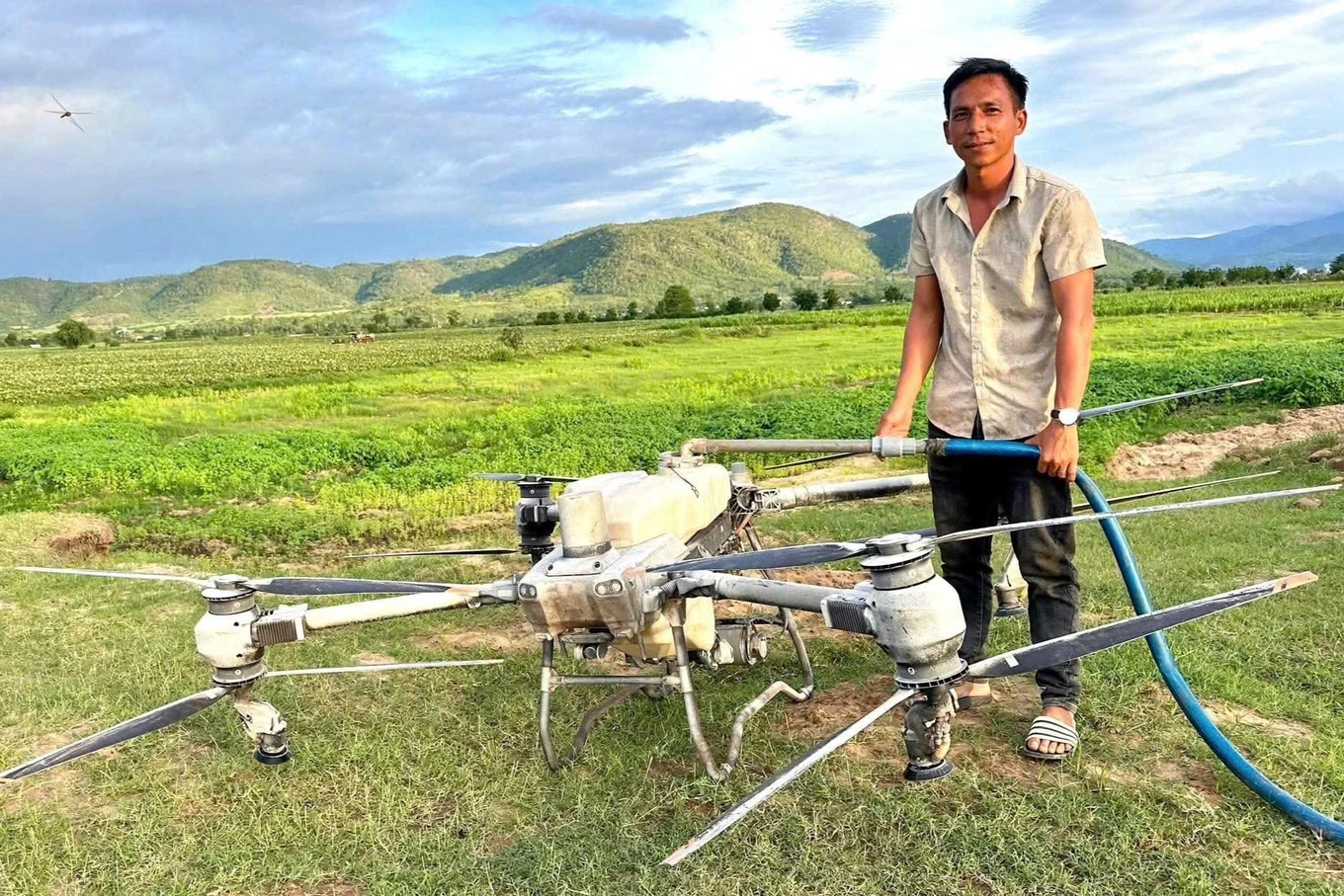 Vụ dùng drone cứu trẻ mắc kẹt: đường cùng sinh sáng kiến, lộ thêm 1 người hùng - Hình 5