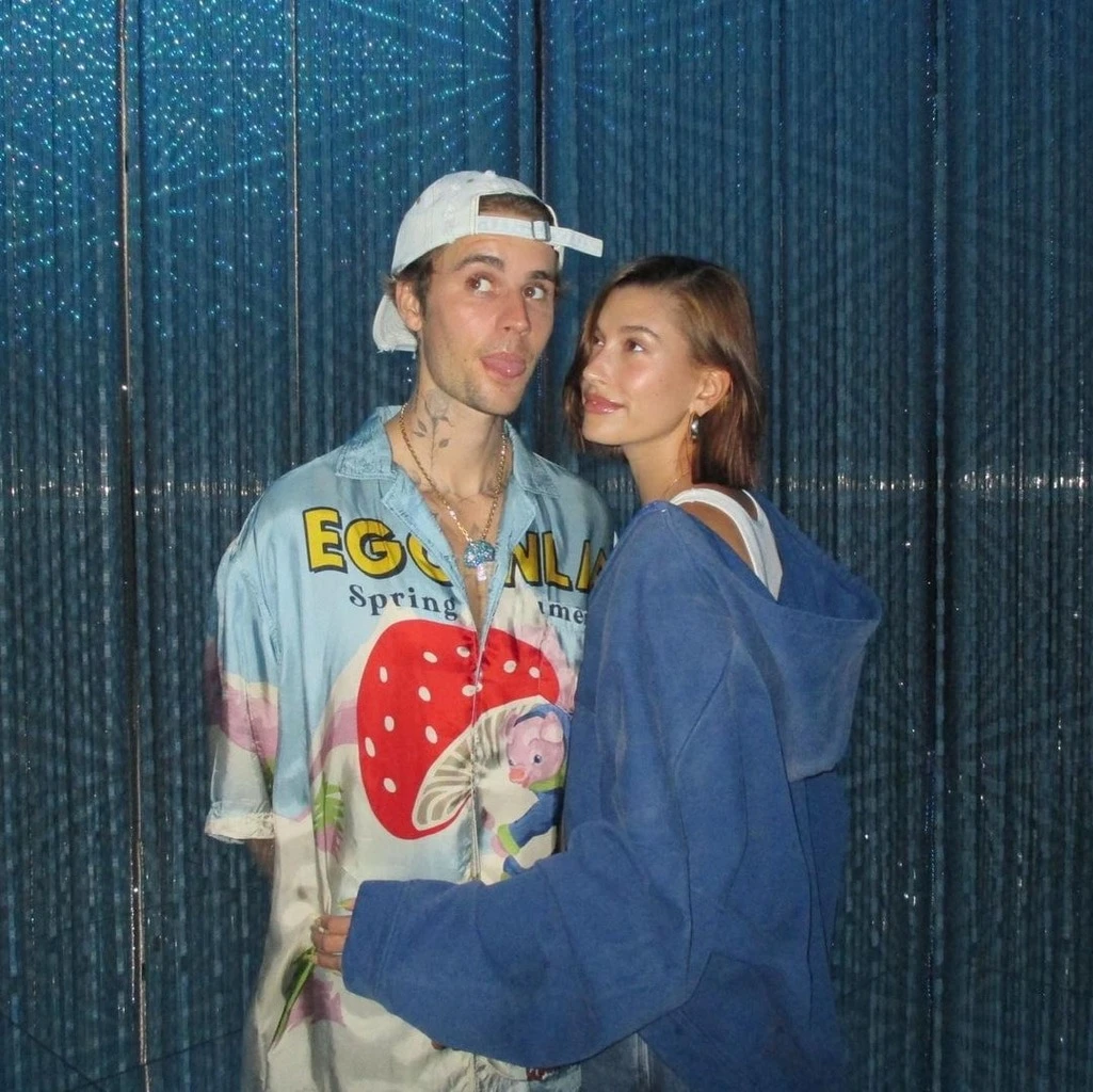 4 bức ảnh Justin Bieber ôm ấp 1 người phụ nữ khiến netizen hoang mang tột độ - Hình 6