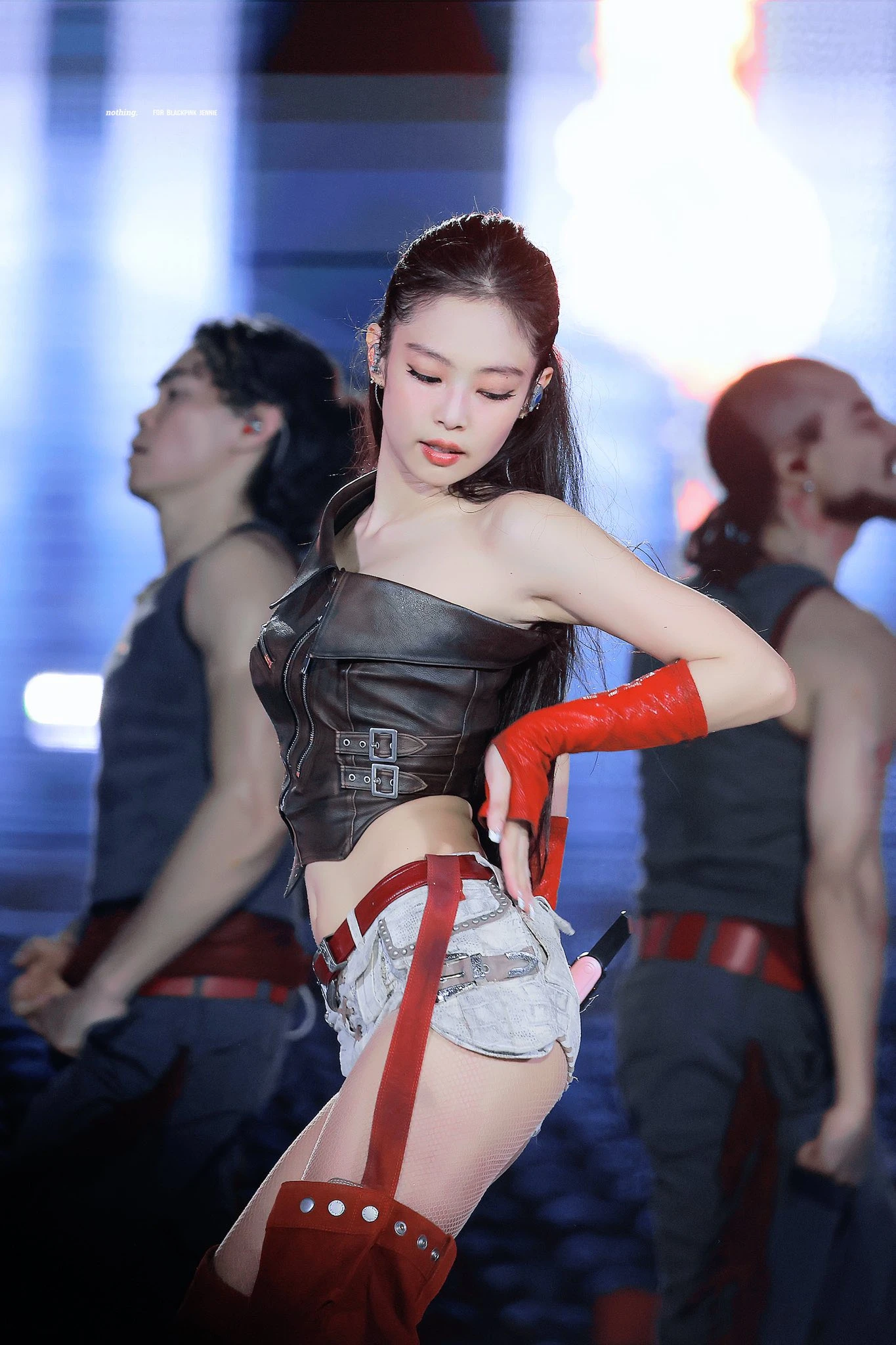 6.6 triệu lượt xem Jennie có thái độ bắt nạt nhân viên, bị tấn công vì 1 cử chỉ - Hình 1