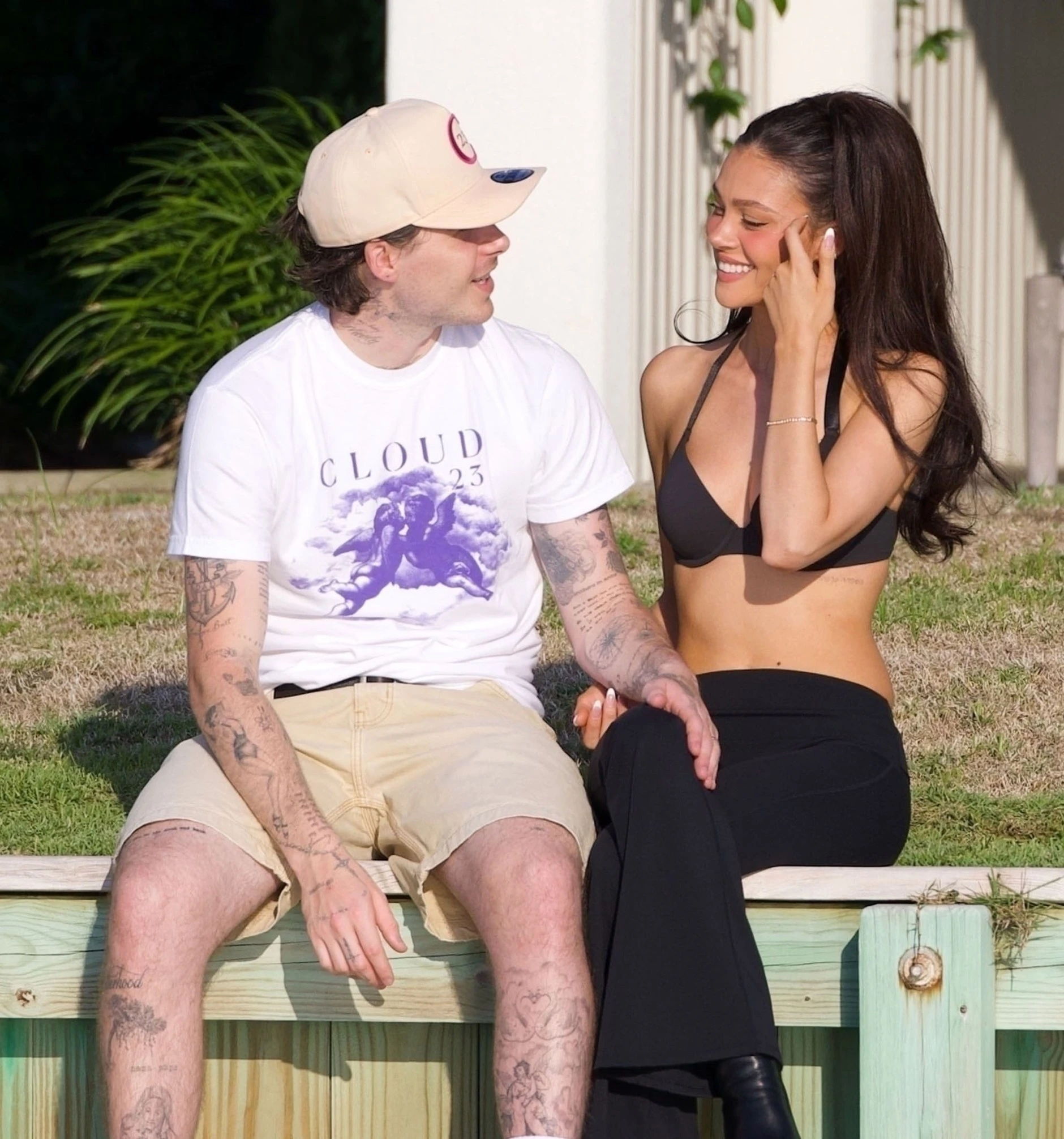 Bắt gặp con cả bất hiếu nhà Beckham ôm nữ thừa kế nhà tỷ phú không rời, bố mẹ đẻ chỉ còn là người dưng! - Hình 2
