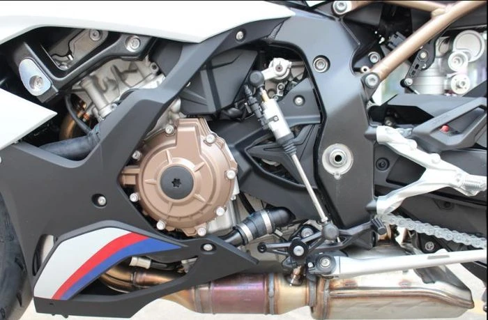 BMW S 1000 RR-Đỉnh cao tốc độ và công nghệ - Hình 2