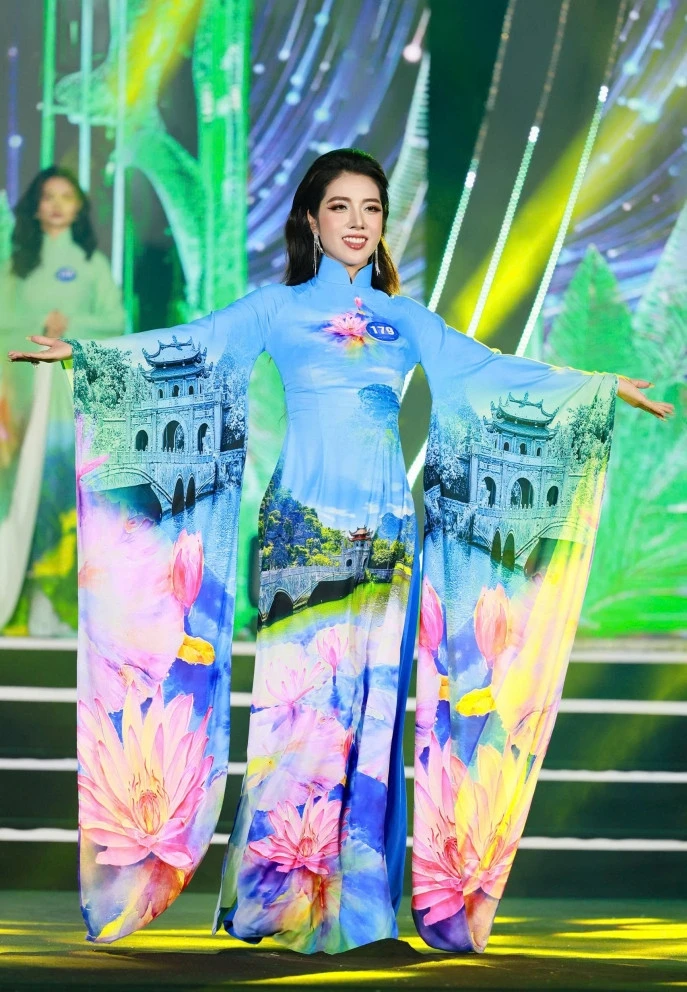 Ca sĩ Ngọc Sơn trao vương miện hoa hậu cho nữ giám đốc 37 tuổi - Hình 3