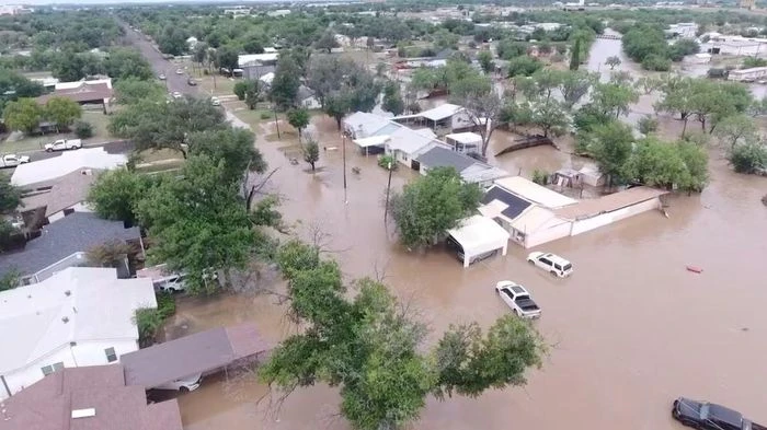 Gần 80 người chết, hàng chục người mất tích do mưa lũ ở Texas, Mỹ - Hình 1