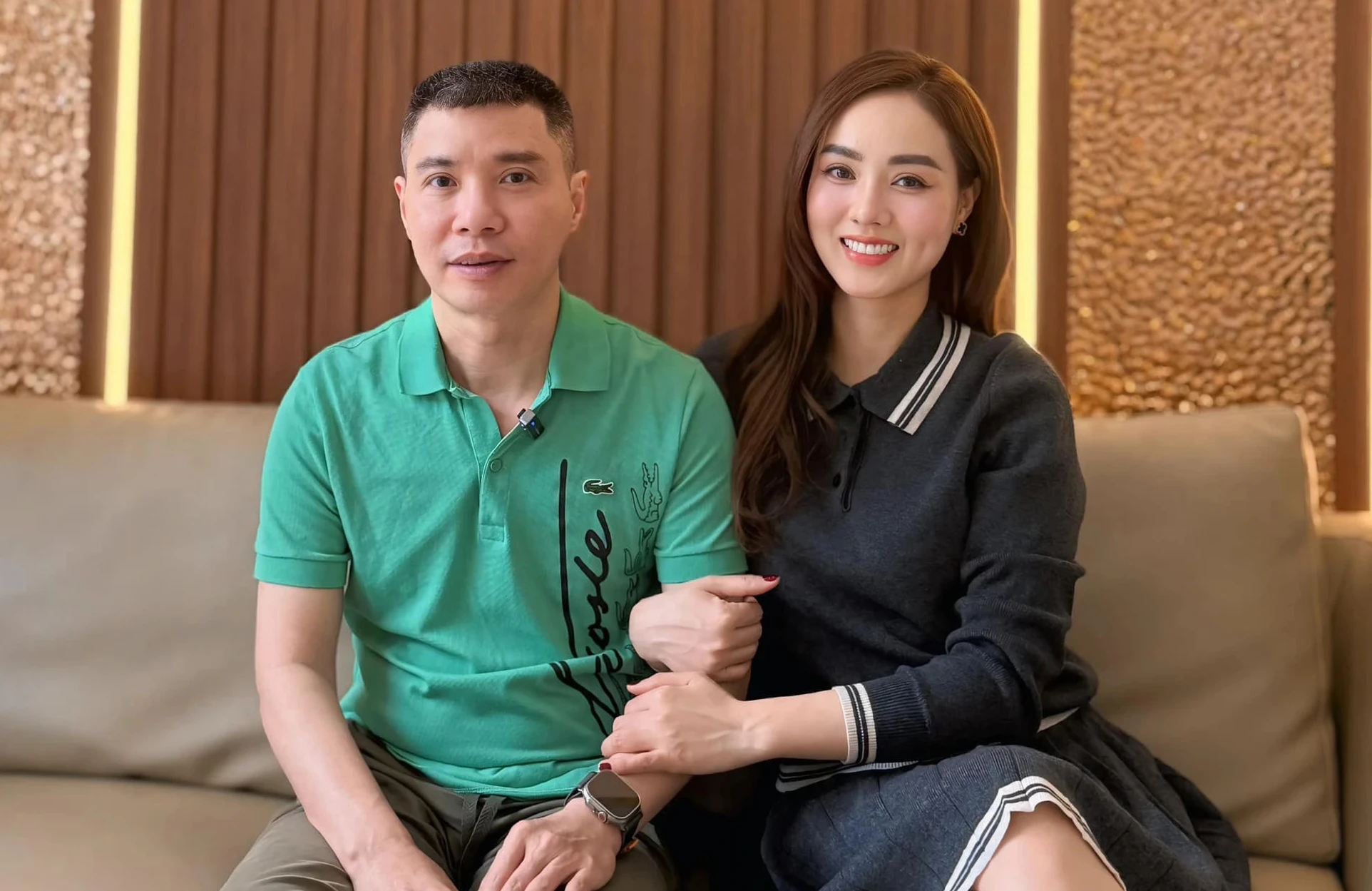 NSND Công Lý vướng tranh cãi về cách xưng hô, vợ kém tuổi nói gì? - Hình 1