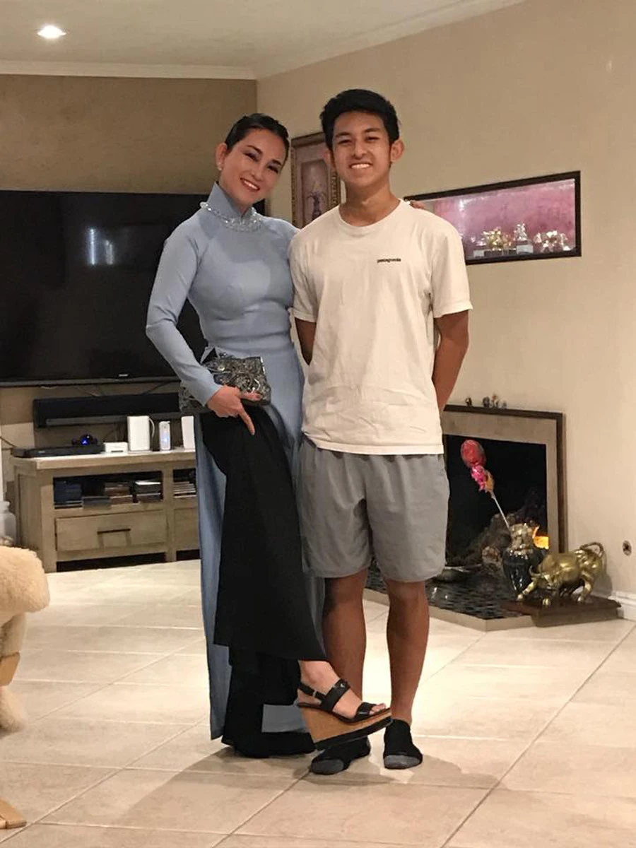 Nữ ca sĩ sở hữu 2 cơ ngơi hoành tráng, biệt thự ven biển trị giá 100 tỷ, U50 hôn nhân viên mãn - Hình 8