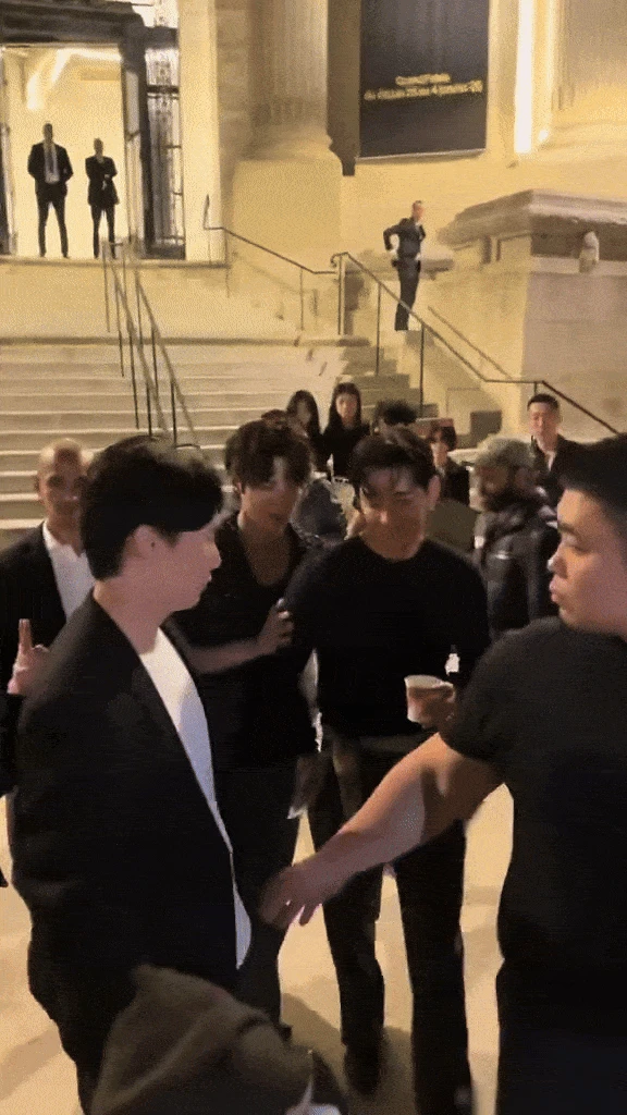 3 ngày yêu của V (BTS) - Park Bo Gum: Tình tứ điên đảo, lộ hàng loạt dấu hiệu đam mỹ khiến fan quắn quéo - Hình 3