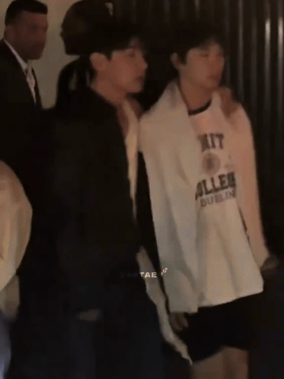 3 ngày yêu của V (BTS) - Park Bo Gum: Tình tứ điên đảo, lộ hàng loạt dấu hiệu đam mỹ khiến fan quắn quéo - Hình 1