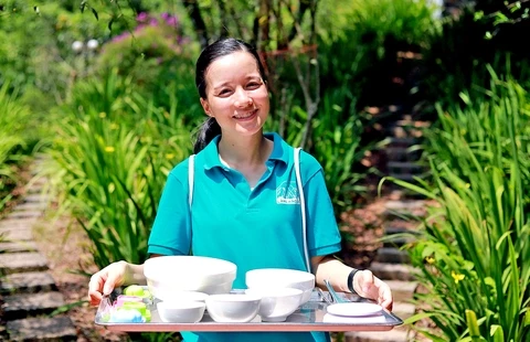 Cựu MC VTV lên tiếng vụ Làng Háo Hức bị phụ huynh tố dơ bẩn, thái độ gây bất ngờ - Hình 3