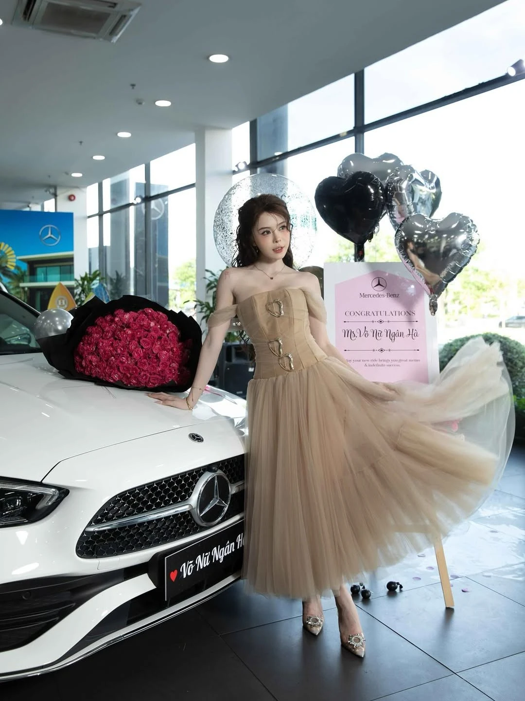 Hà Môi tậu Mercedes bạc tỷ, netizen tá hỏa soi ra chi tiết ai cũng sốc! - Hình 2
