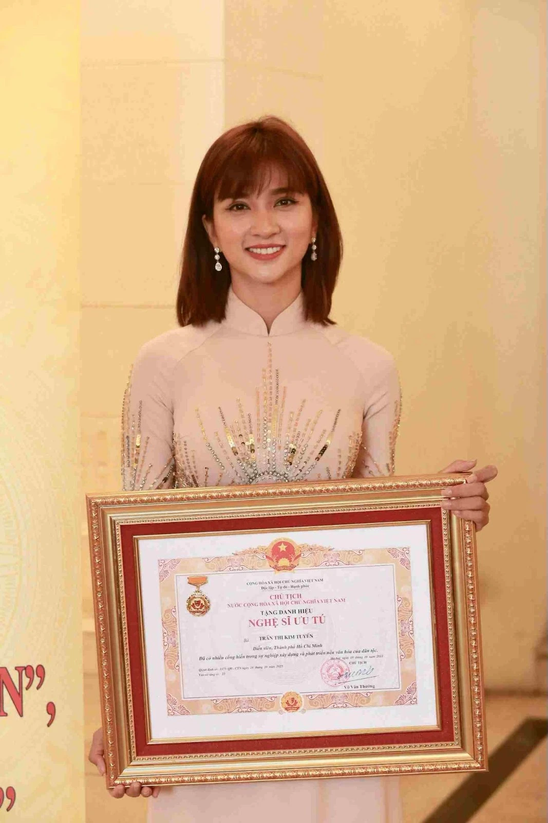 NSƯT Kim Tuyến U40 vẫn bỏng mắt nhan sắc cực phẩm, showbiz chao đảo vì quá đẹp - Hình 6
