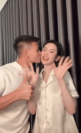 Vợ Quang Hải quay clip chơi trò trend trên giường, cắn chồng, biểu cảm mới sốc? - Hình 4