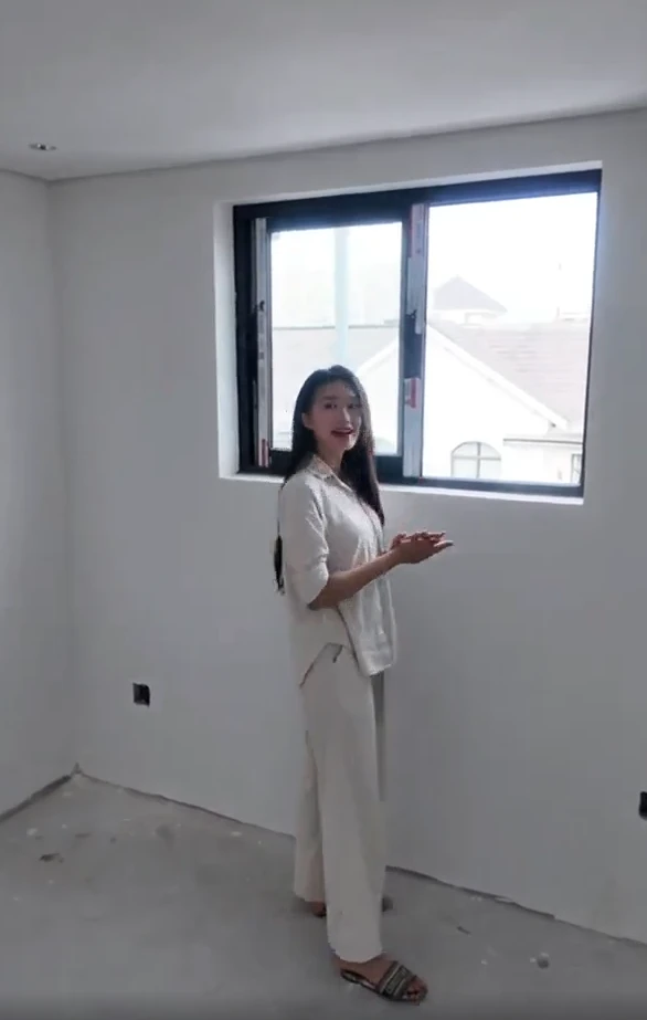 Vợ Văn Hậu tác động con để chụp ảnh, thành quả khiến dân mạng ngỡ ngàng? - Hình 9
