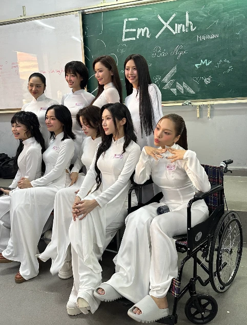 Phương Mỹ Chi bị vỗ mặt vì thái độ, LyHan vạ miệng khiến dàn EXSH hỗn chiến! - Hình 8