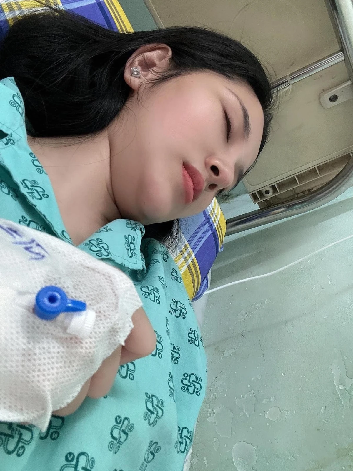 Tố My nhập viện cấp cứu vì phình động mạch não, hủy loạt show, sức khỏe ra sao? - Hình 1