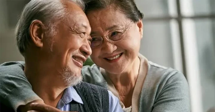 Cụ ông 81 tuổi ra mắt bạn gái 4 ngày, bo tất tay 360.000 triệu sau 1 câu nói - Hình 5