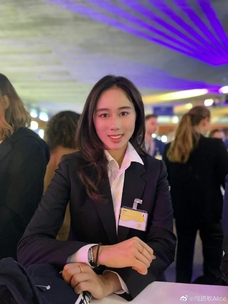 Hà Siêu Hân: ái nữ trùm sòng bài nghi yêu đương với anh ruột, lộ quá khứ sốc! - Hình 5