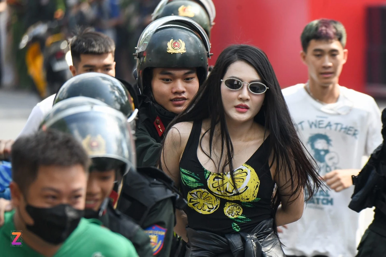 Nữ girl phố náo loạn Hồ Gươm, lộ danh tính thật CĐM sốc, visual xịn miễn chê - Hình 3