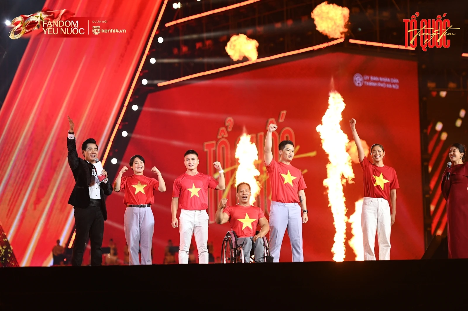 Quang Hải cực tình cảm với Chu Thanh Huyền trên sân cỏ, vợ kèn cựa Ánh Viên - Hình 4