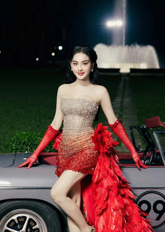 Sao nữ Vbiz bị hải quan giữ lại vì mặt lạ hoắc sau khi phẫu thuật thẩm mỹ, thừa nhận sức khỏe yếu đi rõ rệt - Hình 8