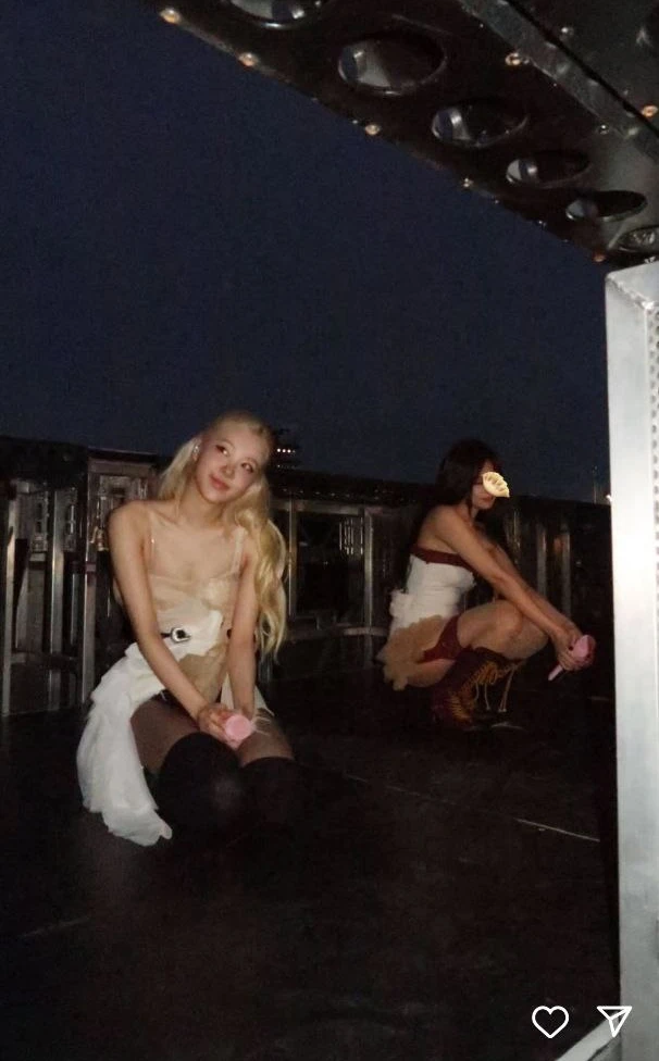 Rosé (BLACKPINK) dạy dỗ Jennie, nghi vấn bằng mặt không bằng lòng, sắp tan rã? - Hình 3